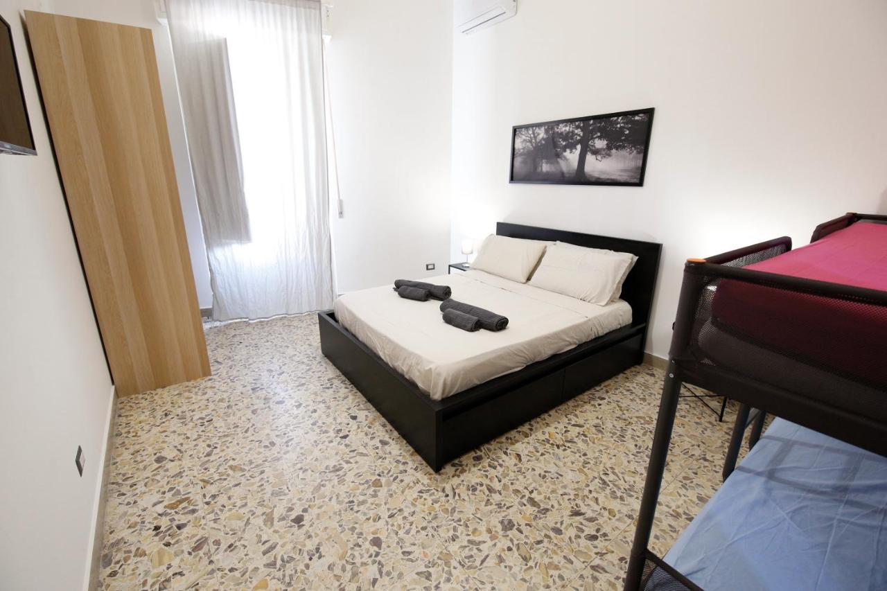 Apartment Holiday Catania Exteriör bild